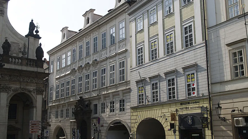Colloredo-Mansfeldský palác