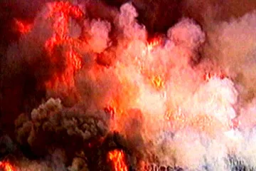 Hasiči i zdravotníci zasahovali při požáru domku