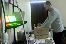Svítilny na USB konektor a vyhlášené čebureky. Ukrajinští uprchlíci se snaží restartovat podnikání i ve své vlasti