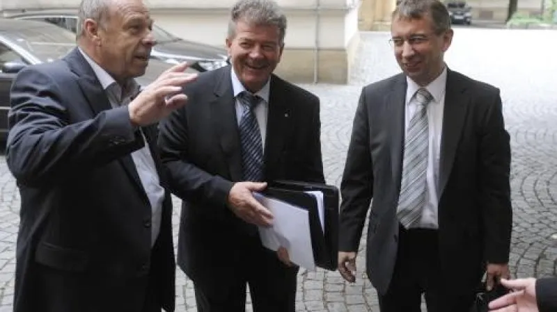 Zavadil diskutuje s Drábkem