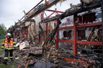 Muž, který měl zapálit střechu bazénu v Českém Krumlově, půjde před soud