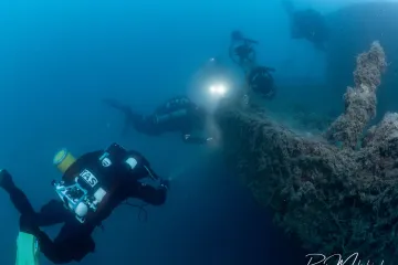 Čeští potápěči nafotili vrak lodi spojené s československými legionáři