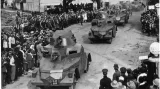 Kolona obrněných automobilů vz. 27 během manévrů v druhé polovině 30. let