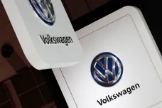 Akcie Volkswagenu se po více než dvou letech oklepaly z emisního skandálu