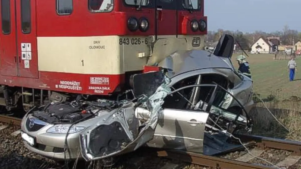 Srážka auta s rychlíkem
