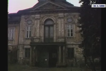 Leden 1990. Země nevzkvétala, ale teprve to začala zjišťovat