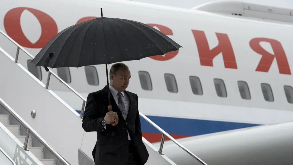 Ruský prezident Vladimir Putin po příletu do Ufy