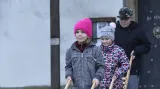 Průvod velikonočních hrkačů v Dolních Věstonicích