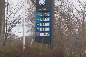 Regulované ceny paliv v Polsku přilákaly Čechy i Němce