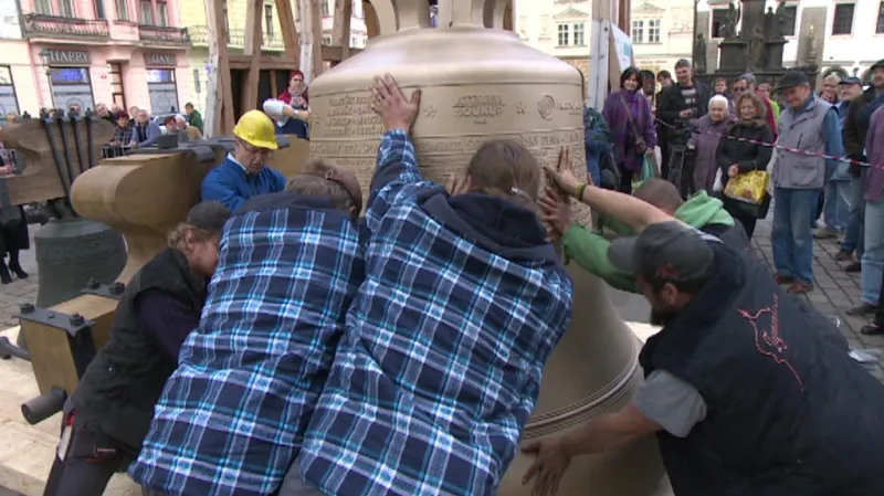 Manipulace se zvonem Bartoloměj