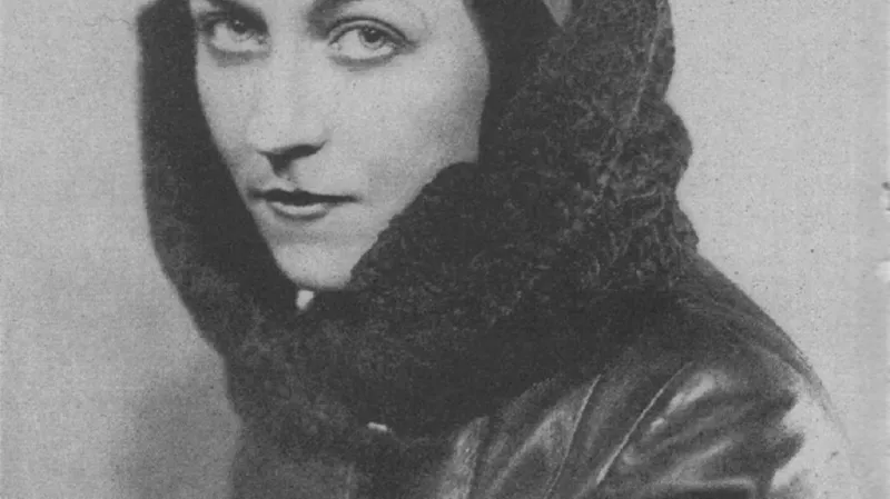 Amy Johnsonová přeletěla z Anglie do Austrálie za 20 dní