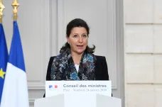 Kandidát na pařížského starostu končí kvůli sexuálnímu skandálu, zastoupí ho dosavadní ministryně