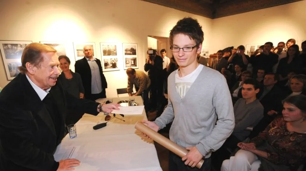 Václav Havel a vítěz soutěže Kryštof Vosátka