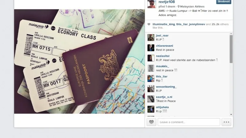 Regis Crolla před odletem sdílel fotku letenek