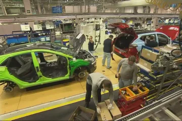 Češi si stále víc věří ve splácení svých půjček. Pětina populace se však zadlužuje rizikově