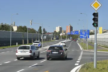 První část východního okruhu Plzně je hotová. Necelé dva kilometry stály půl miliardy