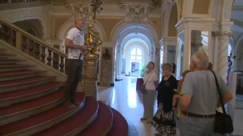 NO COMMENT: Prohlídka zákulisí Mahenova divadla