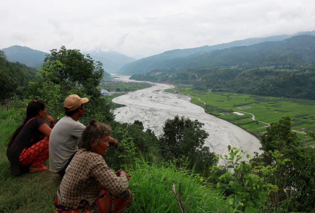 Monzunové deště v Bhútánu rozvodnily řeky v nepálské oblasti Sindhupalchok