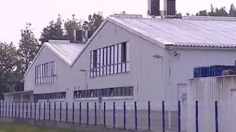 Odboráři výrobce kabelových svazků pro automobily, firmy Delphi Packard Electric v České Lípě, se dohodli s vedením společnosti na odstupném.