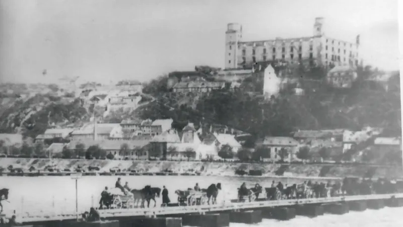 Přechod sovětské armády přes Dunaj v Bratislavě