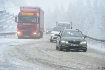 Na Jesenicku nasněžilo až patnáct centimetrů. Sníh a mráz čeká Česko i o víkendu