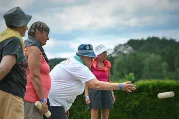 Stovky seniorů poměří síly ve sportovních hrách. Vyzkouší si golf nebo fotbal v chůzi