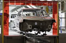 Výroba aut letos v Česku klesla o 35,7 procenta. Odvětví zůstává pod tlakem propadu poptávky
