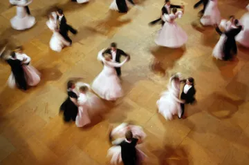 Zadejte se! Taneční budou jiné. S jedním partnerem, s rouškami i přepaženým sálem