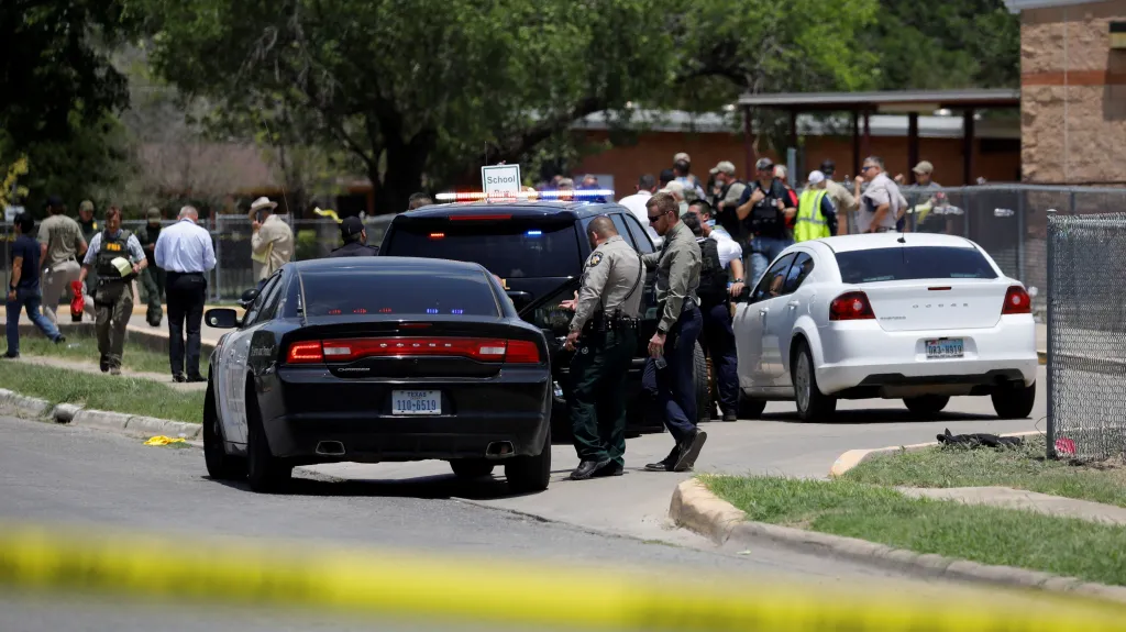 Útok střelce ve škole v texaském Uvalde