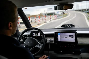 Autonomní vozidla pomalu míří i na české silnice a vezou spoustu otázek