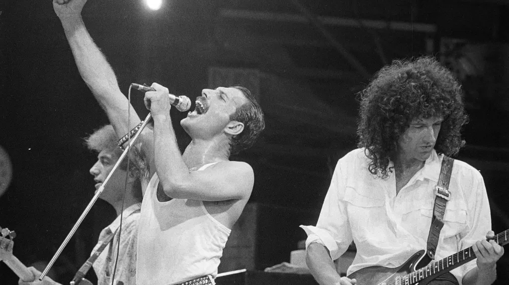 Queen hrají na Live Aid
