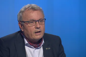 České firmy potřebují kvůli výstavbě rychlotratí zkušenosti ze zahraničí, upozornil Dlouhý