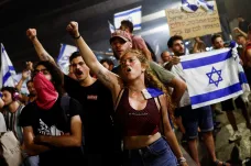 Směřujeme k občanské válce, míní bývalý izraelský premiér o přijaté justiční reformě