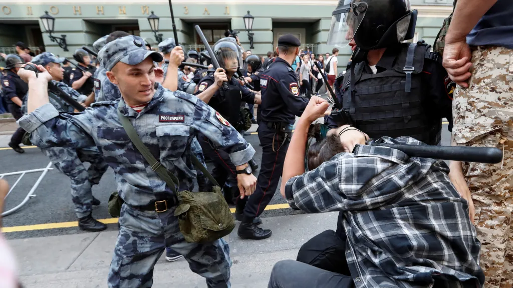 Zákrok proti demonstrantům v Moskvě