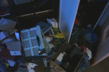 V okolí Prahy dál vnikají do domů zloději. Zesíleným policejním hlídkám navzdory