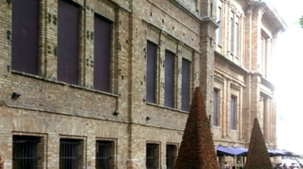 Estaçao Pinacoteca v Sao Paulu