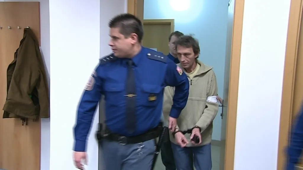 Obžalovaný muž před soudem