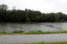 Hrozí extrémní povodně, meteorologové rozšířili výstrahu