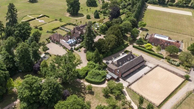 Sídlo Ringo Starra v hrabství Surrey