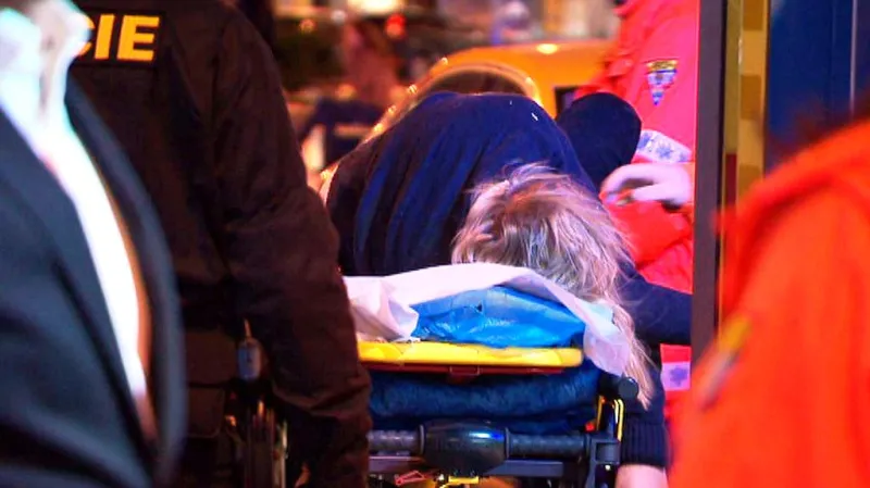 Opilého mladíka odvezla záchranná služba