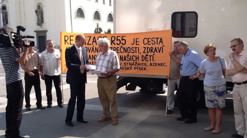 Odpůrci územního plánu před NSS