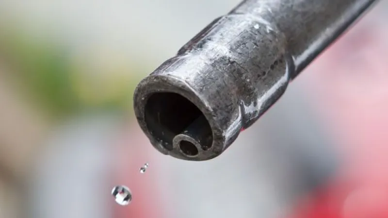 Agip pod křídly maďarského MOLu