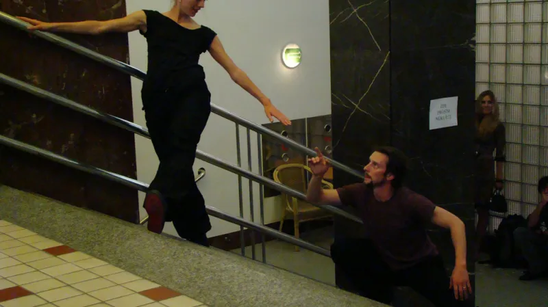 420people - Tanec na schodech