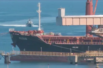 Izraelská armáda tvrdí, že při zásahu proti flotile zadržela čtyři sta lidí