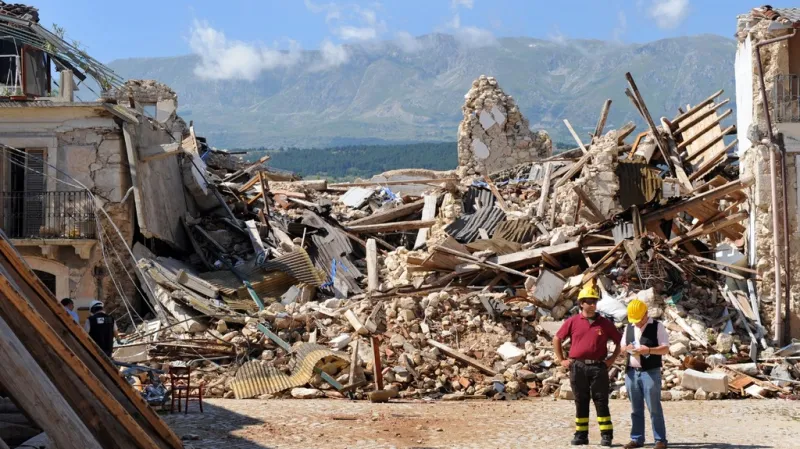 Důsledky zemětřesení v Aquile
