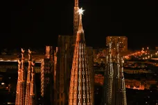 V Barceloně slavnostně odhalili zatím nejvyšší věž baziliky Sagrada Família