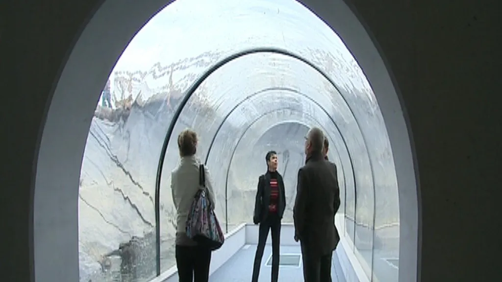 Tunel umožní zájemcům prohlédnout si přímo dno rybníka