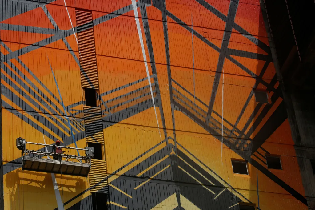 Umělci z Pobřeží slonoviny vdechli nový život abidžanské Pyramidě