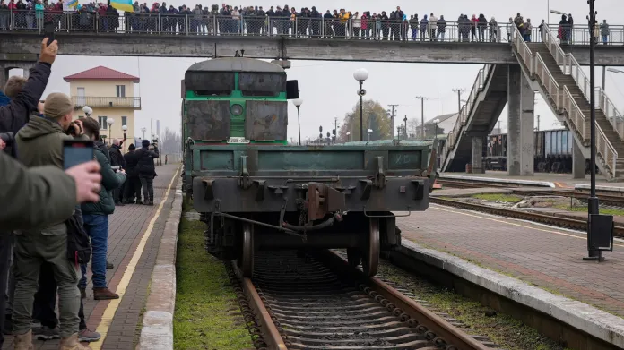 První vlak vypravený z Kyjeva do ukrajinského Chersonu po začátku války