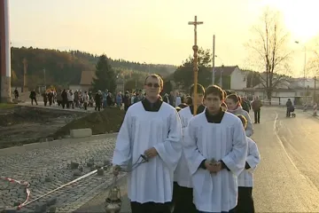 Dušičkové pobožnosti uzavírají každoroční vzpomínku na zesnulé